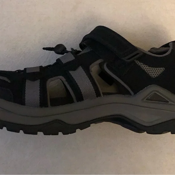 Teva Men's Black and Gray Sandals New with out box Size 10,5 - Picture 15 of 15